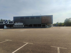 Local Commercial en location &agrave; Pavie /  1400 m&sup2;